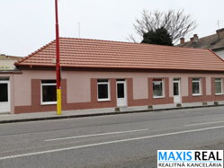 NA PRENÁJOM: Obchodný priestor priamo na Kollárovej ulici na frekventovanom mieste pri stanici. 