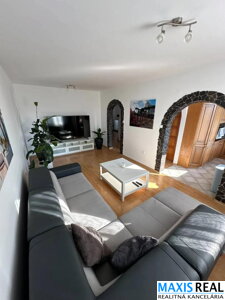 NA PREDAJ:  Veľký  3,5 izbový byt v 20 r. stavbe pri Tesco Express