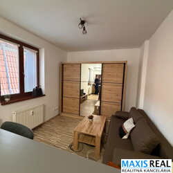 NA PRENÁJOM:  Prenájom 1-izbového bytu v centre mesta.