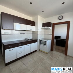 NA PRENÁJOM:  Prenájom veľkého 1,5 izbového bytu na Prednádraží.