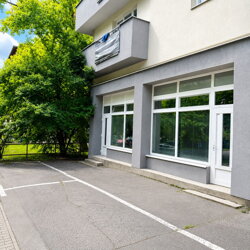 NA PRENÁJOM: Obchodný / prevádzkový priestor pri centre mesta – výborná dostupnosť.