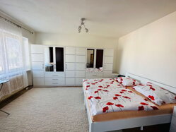 TOP NA PRENÁJOM: Kompletne zariadený 2-izbový byt s priestranným balkónom – Západná ulica, Trnava