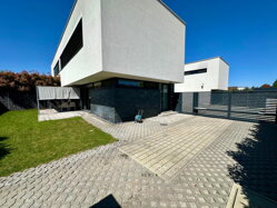 TOP NA PRENÁJOM: Moderný 4-izbový rodinný dom s terasou, záhradou a parkovaním – Pekné pole, Trnava