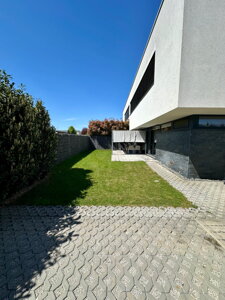 TOP NA PRENÁJOM: Moderný 4-izbový rodinný dom s terasou, záhradou a parkovaním – Pekné pole, Trnava