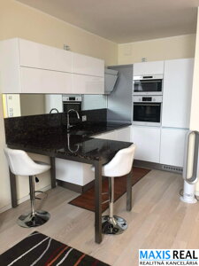 NA PRENÁJOM – 3-izbový mezonetový byt v novostavbe Malý Paríž, centrum Trnavy, 90 m², parkovacie státie v cene