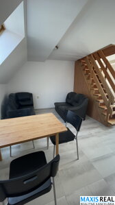 NA PRENÁJOM: Menší 2 izbový byt  mezonet priamo v centre mesta.