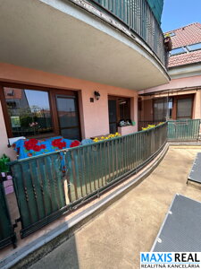 NA PRENÁJOM : Veľký 3 izbový byt na Františkánskej ulici v centre mesta.
