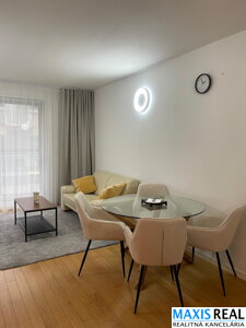 NA PRENÁJOM  : 2 izbový byt s terasou priamo v centre mesta 