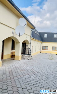  NA PREDAJ: Výnimočná investičná príležitosť- 11 zariadených jednoizbových  bytových jednotiek v jednom dome s vlastným  veľkým dvorom len za 618 tis EUR.