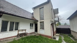NA PREDAJ : Veľký dvojpodlažný 5 izbový rodinný dom  na Bukovej