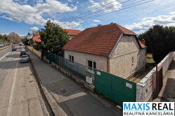 NA PREDAJ: Rodinný dom s 7 árovým pozemkom na Tamaškovičovej ulici.