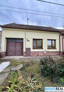 NA PREDAJ: Vidiecky dom s veľkým pozemkom 1500 m² v Hrnčiarovciach nad Parnou