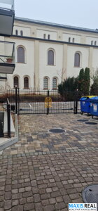 NA PRENÁJOM : Parkovacie státie priamo v centre mesta. 