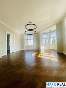 NA PRENÁJOM: Luxusné, reprezentatívne priestory v centre Trnavy s  výmerou 127 m2