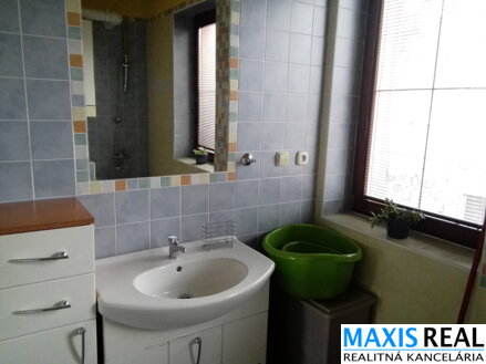 NA PRENÁJOM: Kompletne zariadený menší 2 izbový byt na Františkánskej ulici v centre mesta