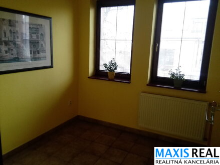 NA PRENÁJOM: Kompletne zariadený menší 2 izbový byt na Františkánskej ulici v centre mesta