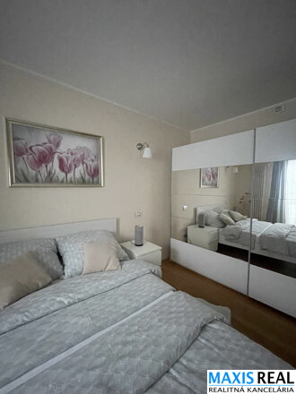 NA PRENÁJOM: 2 izbový byt v centre diania, no s pokojom na terase