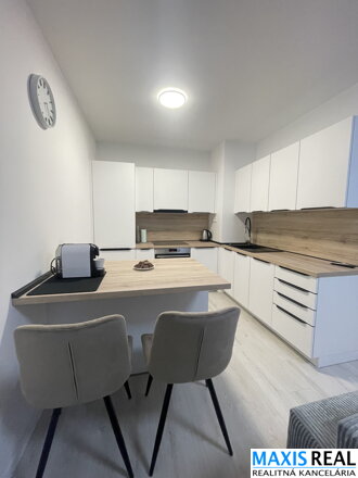 NA PRENÁJOM: Úplne nový 2 izbový byt s lodžiou v novostavbe Prúdy.