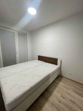 NA PRENÁJOM: Novostavba ARBORIA 1,5 izbový byt s predzáhradkou.