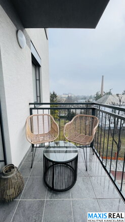 NA PRENÁJOM:  Pekne  zariadený, veľký 1 izbový byt s balkónom v 5 ročnej novostavbe ONE CENTRUM  pri železničnej stanici.