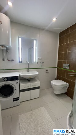 NA PRENÁJOM:  Moderný 1izbový byt na prízemí priamo v centre mesta