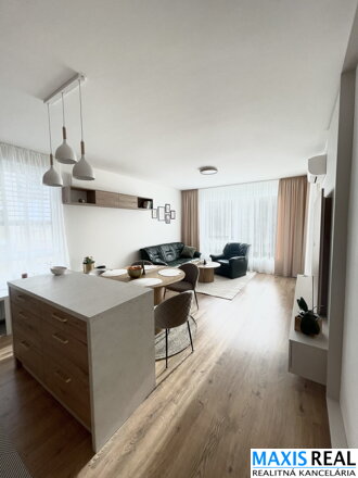 NA PRENÁJOM : Pekne zariadený, úplne nový 3 izbový byt v novostavbe CUKROVAR