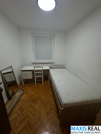 NA PRENÁJOM: Len pre študenta -Samostatná uzamykateľná izba  v 4 izbovom zdieľanom byte pri univerzite UCM len pre študentov.