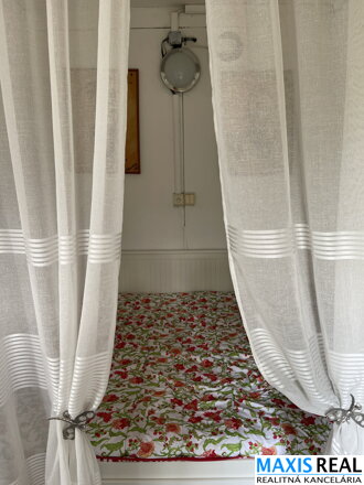 NA PREDAJ:  Pozemok s chatkou na brehu priehrady Buková