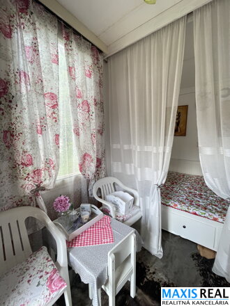 NA PREDAJ:  Pozemok s chatkou na brehu priehrady Buková