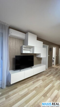 NA PRENÁJOM : Na prenájom klimatizovaný 2-izbový  byt v novostavbe ARBORIA s 2park.státiami