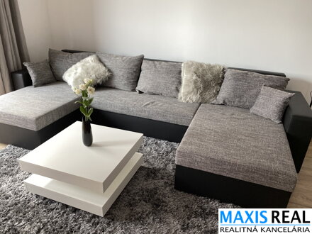 NA PREDAJ: Klimatizovaný, už zariadený  3 izbový byt so šatníkom a s balkónom a terasou okolo bytu v novostavbe MIKO