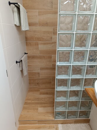 NA PREDAJ: 2 izbový apartmán v apartmánovom dome Almet  na Donovaloch.