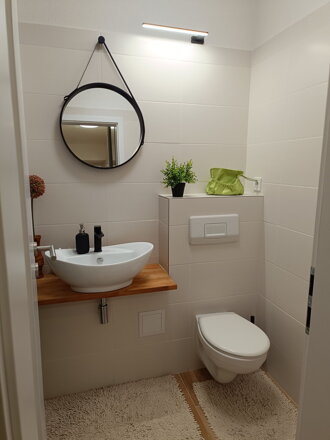 NA PREDAJ: 2 izbový apartmán v apartmánovom dome Almet  na Donovaloch.