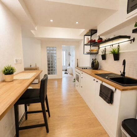 NA PREDAJ: 2-izbový apartmán v srdci Donovál