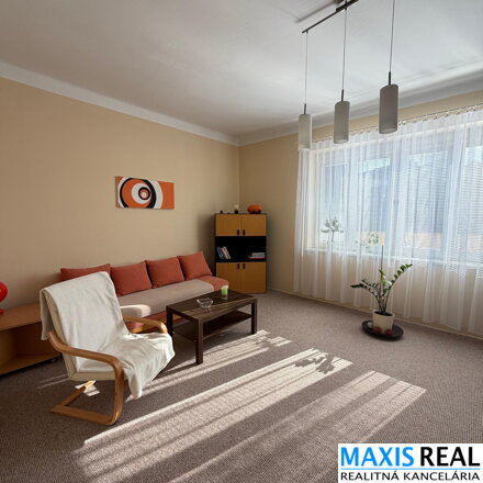 Na predaj: Veľký 4 izbový BYT  o výmere 111 m² v centre mesta / ZÁHRADA /  PIVNICA | POVALA/ LEN 4 BYTY V DOME.