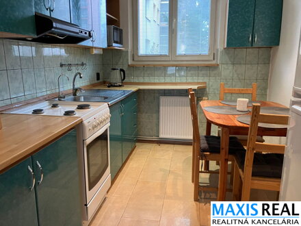 NA PRENÁJOM : Prenájom 4-izbového bytu