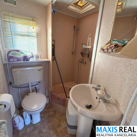 NA PREDAJ: Záhradka s mobilným domčekom priamo v Trnave