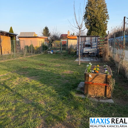 NA PREDAJ: Záhradka s mobilným domčekom priamo v Trnave