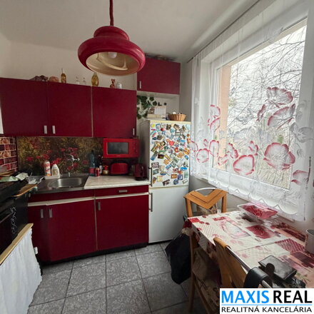 NA PREDAJ: 1 izbový byt pri OC MAX