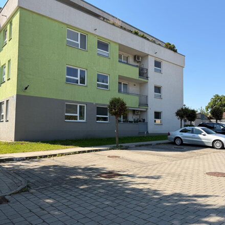 NA PRENÁJOM :  Parkovacie státie na Zelenečskej ulici