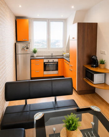NA PRENÁJOM: Veľký 2 izbový byt o výmere 86m2 v prevedení mezonet s balkónom a parkovacím státím.
