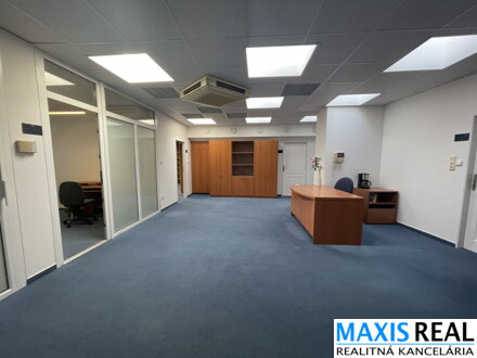 NA PRENÁJOM: Kancelária 25m2 v centre mesta Trnava s klimatizáciou a internetom
