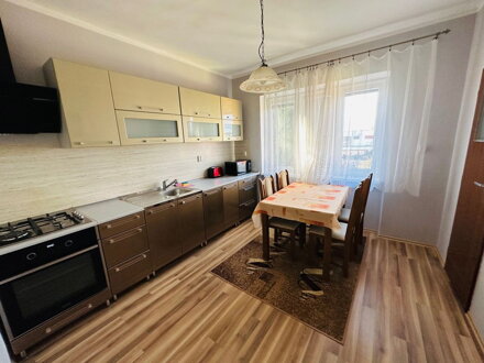 TOP NA PRENÁJOM: Kompletne zariadený 2-izbový byt s priestranným balkónom – Západná ulica, Trnava