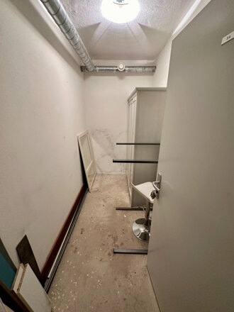 NA PRENÁJOM: Veľký 2 izbový byt s balkónom, pivnicou a parkovaním v bytovom dome Albert Trnava