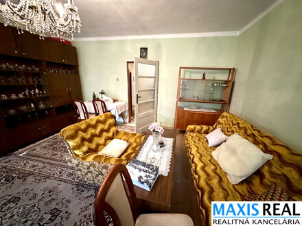 NA PREDAJ: Vidiecky dom s veľkým pozemkom 1500 m² v Hrnčiarovciach nad Parnou