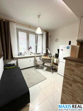 NA PRENÁJOM: Garsónka v priamom centre Trnavy na ulici Dolné Bašty