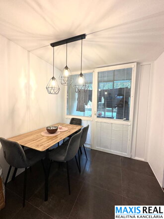 NA PREDAJ: 3-izbový byt s lodžiou a výmerou 64 m² v tichej lokalite Trnavy – G. Dusíka