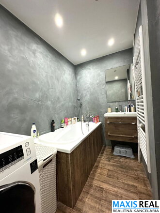 NA PREDAJ: 3-izbový byt s lodžiou a výmerou 64 m² v tichej lokalite Trnavy – G. Dusíka