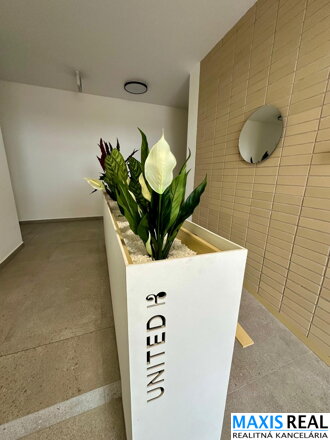 NA PRENÁJOM: Moderný 2-izbový byt s terasou a predzáhradkou – Cukrovarská, Trnava