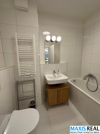 NA PRENÁJOM: Moderný 2-izbový byt s terasou a predzáhradkou – Cukrovarská, Trnava